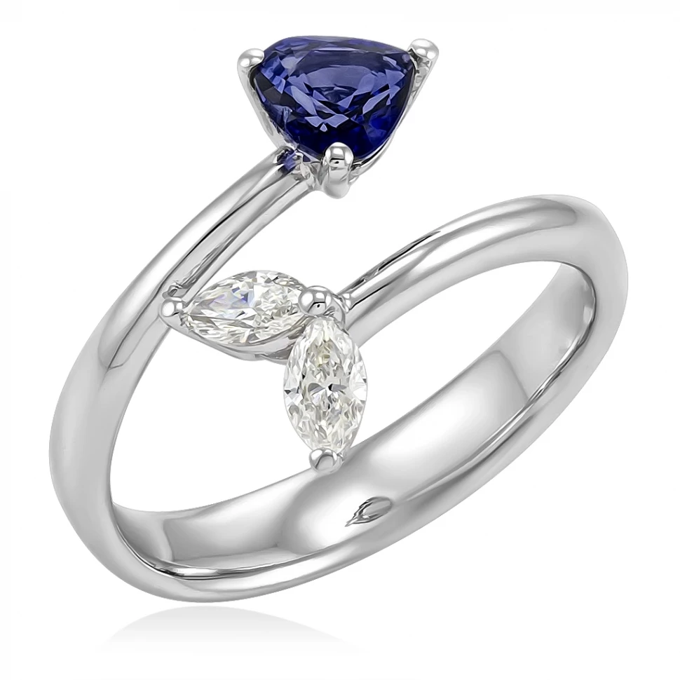 Кольцо из золота с бриллиантами и сапфиром