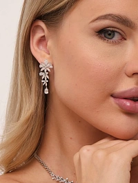 Серьги из золота с бриллиантами