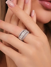 Кольцо из золота с бриллиантами