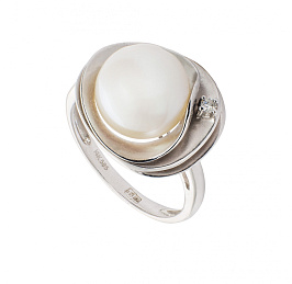 Кольцо из белого золота с жемчугом