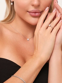 Золотое колье с бриллиантами